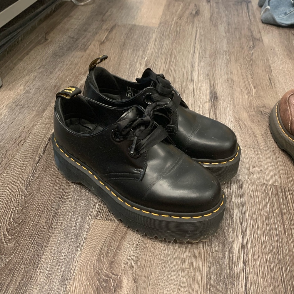 Dr. Martens Holly
